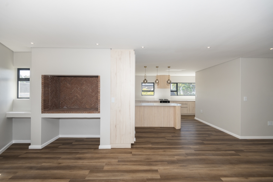 3 Bedroom Property for Sale in Country Club Western Cape